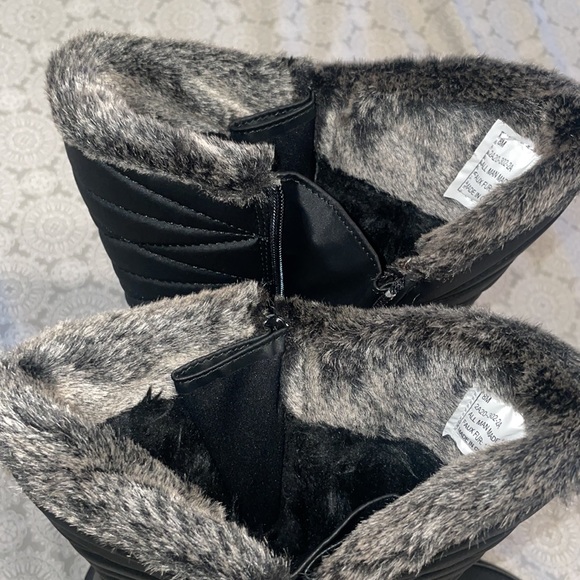 New Totes boots - Picture 2 of 7